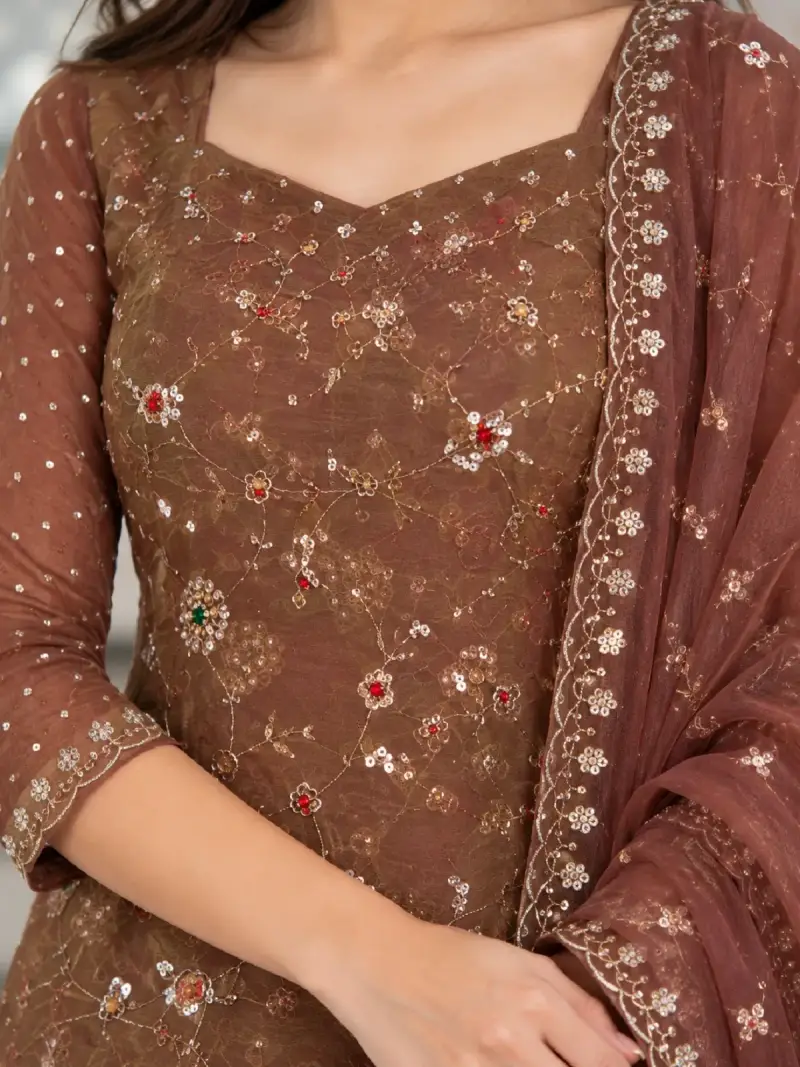 Short Kurti with Auraib Palazzo with Chunni — image 4